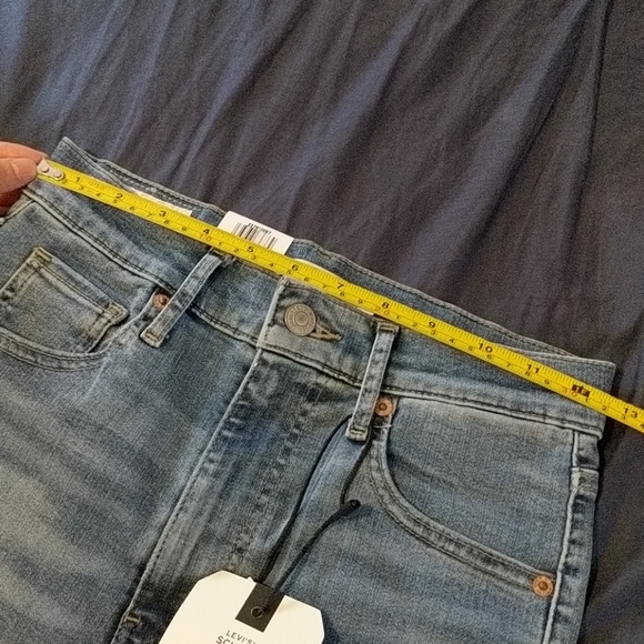 Levi's Mile High Skinny Jeans Ripped Bets are Off - Picture 5 of 8